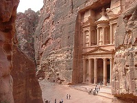 Le trésor du pharaon, un des monuments de Petra, sculté à même le rocher